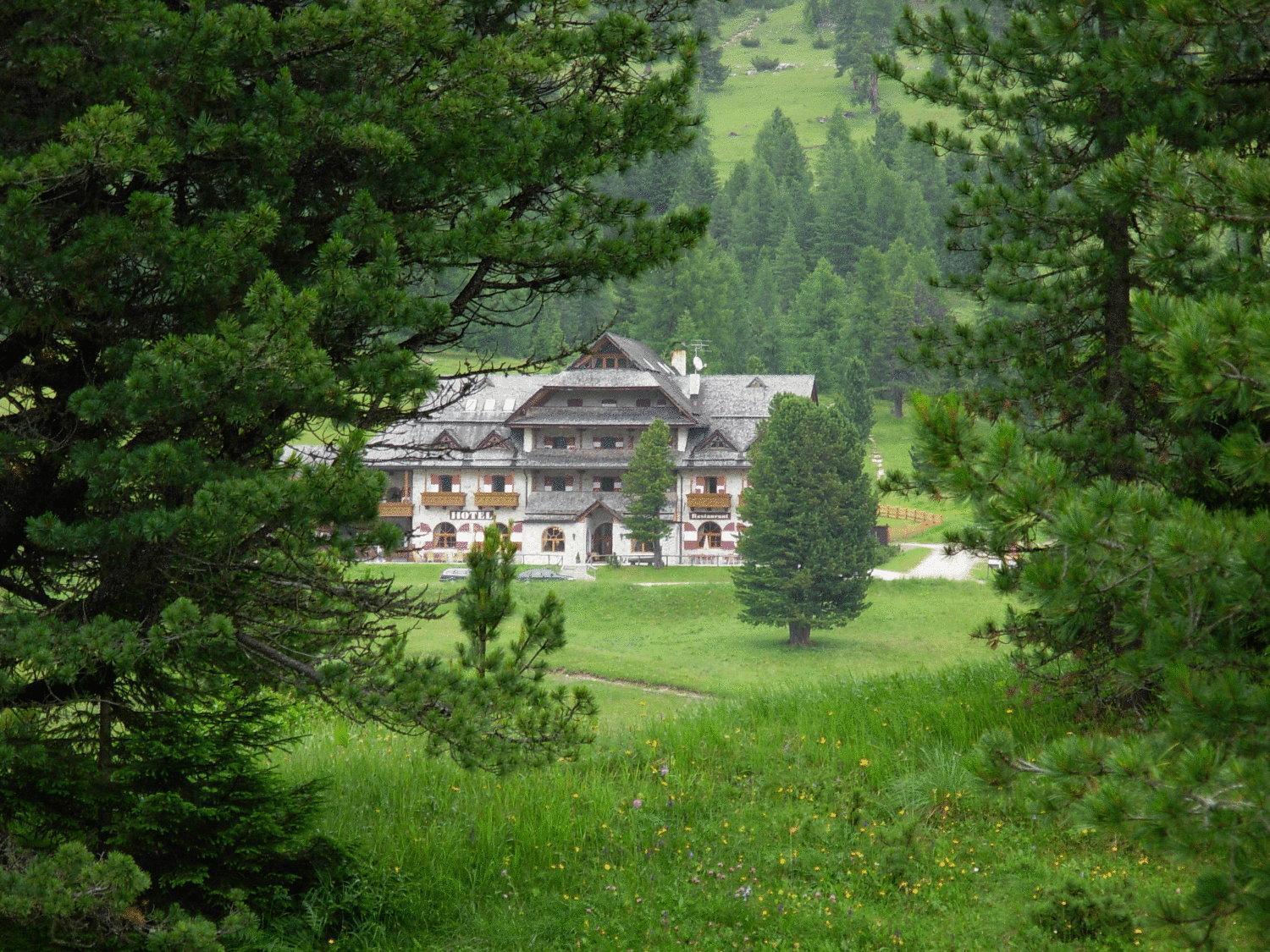 Hohe Gaisl Hotel Braies  Exterior photo