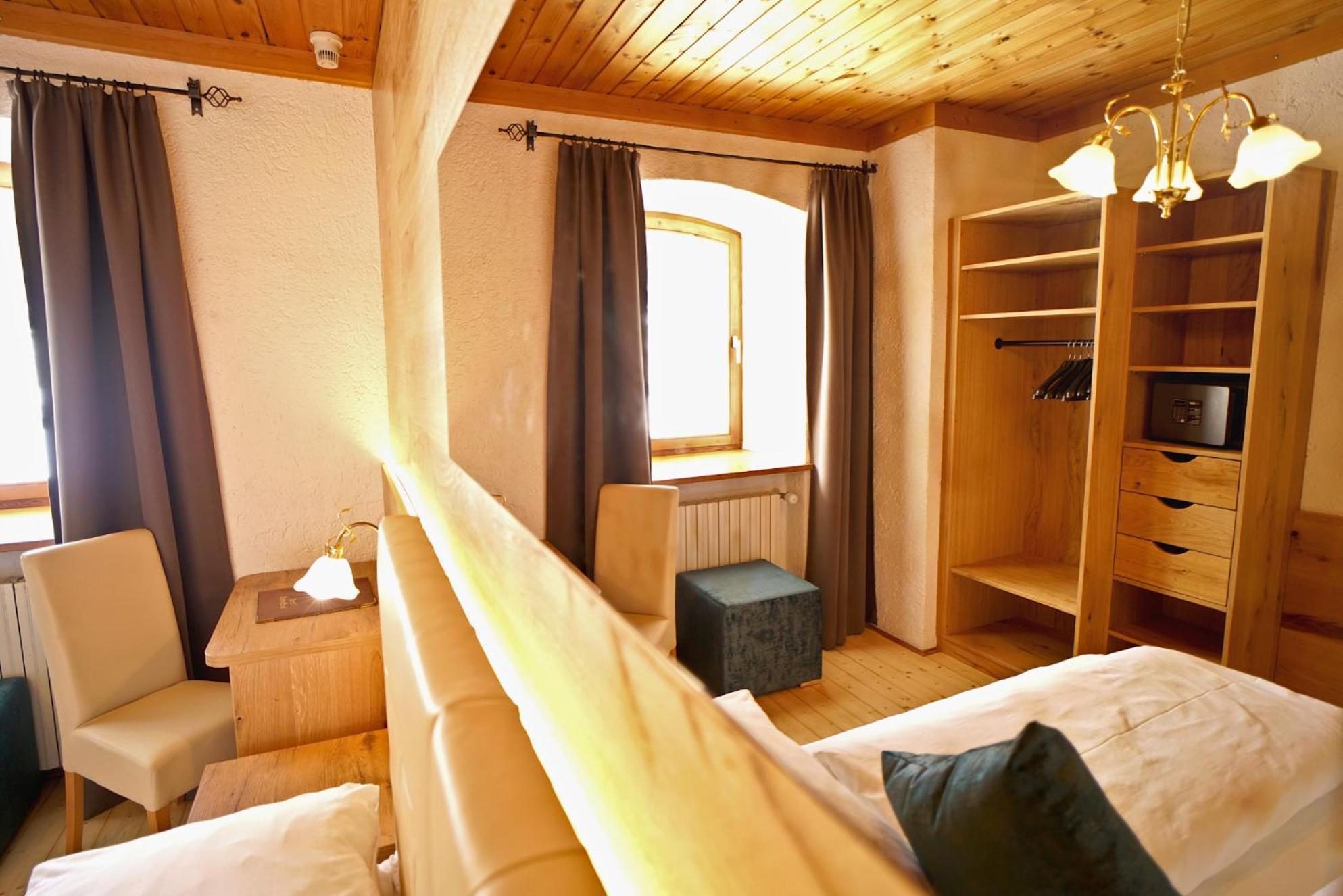 Hohe Gaisl Hotel Braies  Exterior photo